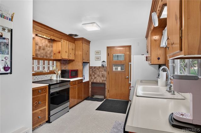 4497 Gentwood Drive, Clarence, NY 14221