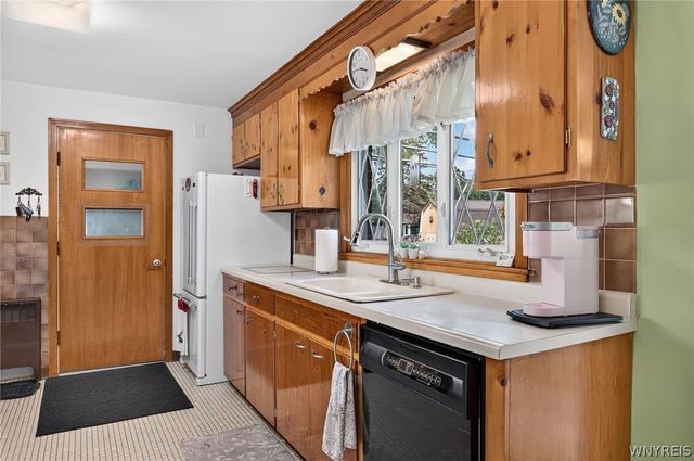 4497 Gentwood Drive, Clarence, NY 14221