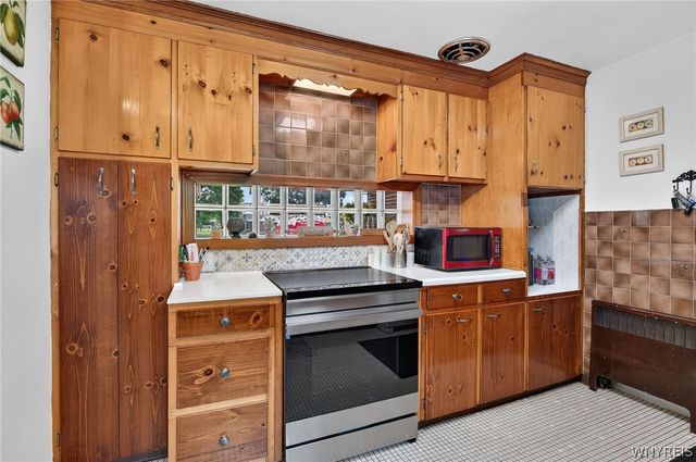 4497 Gentwood Drive, Clarence, NY 14221