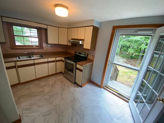 39 Jefferson Avenue 1, Woburn, MA 01801
