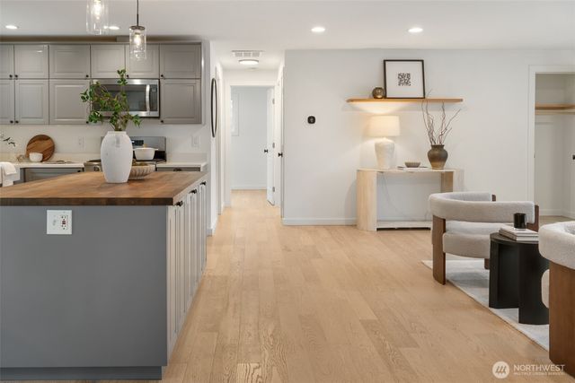 18428 66th Avenue W, Lynnwood, WA 98037