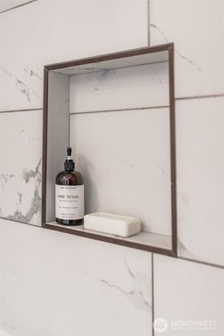 18428 66th Avenue W, Lynnwood, WA 98037