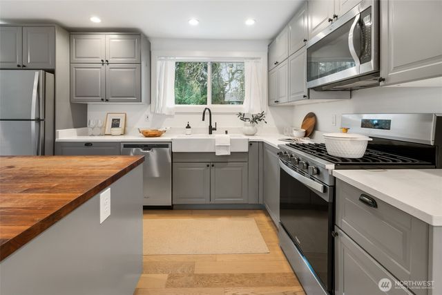 18428 66th Avenue W, Lynnwood, WA 98037