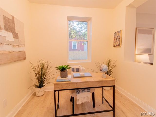 6901 Pennsylvania Avenue, St Louis, MO 63111