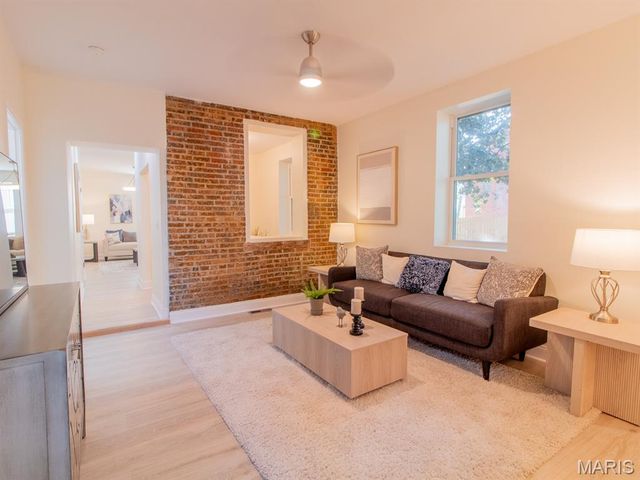 6901 Pennsylvania Avenue, St Louis, MO 63111