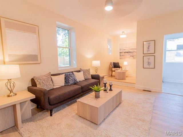 6901 Pennsylvania Avenue, St Louis, MO 63111