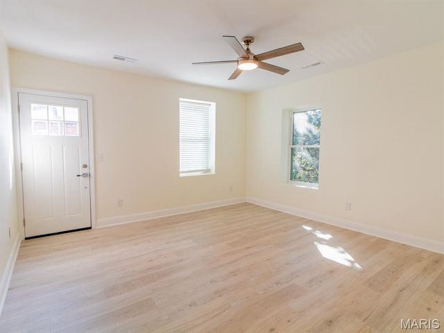 6901 Pennsylvania Avenue, St Louis, MO 63111