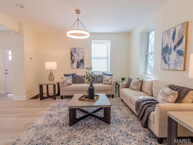 6901 Pennsylvania Avenue, St Louis, MO 63111