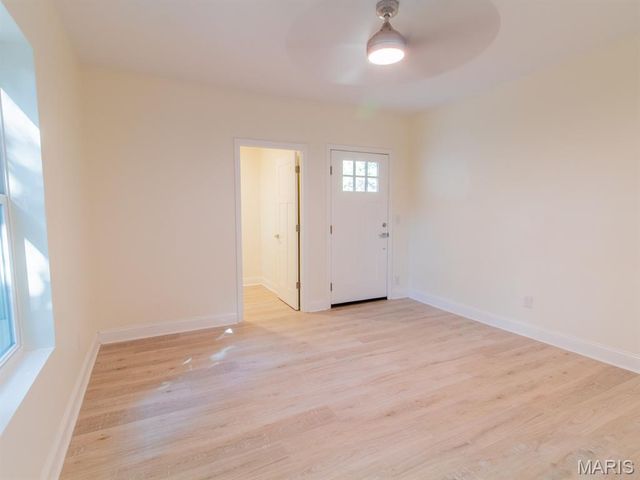 6901 Pennsylvania Avenue, St Louis, MO 63111
