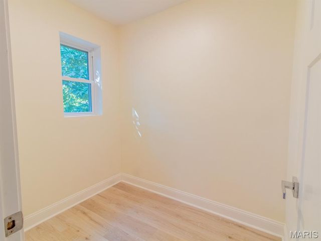 6901 Pennsylvania Avenue, St Louis, MO 63111
