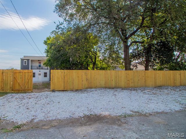 6901 Pennsylvania Avenue, St Louis, MO 63111