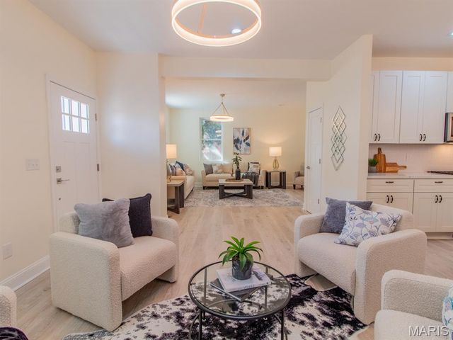 6901 Pennsylvania Avenue, St Louis, MO 63111