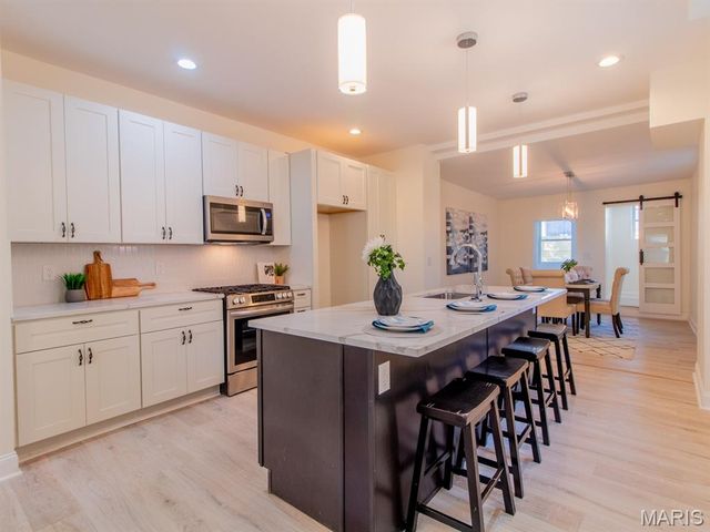 6901 Pennsylvania Avenue, St Louis, MO 63111