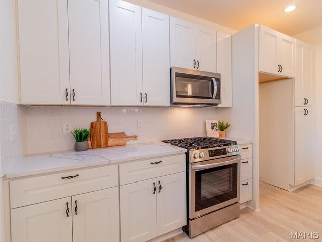 6901 Pennsylvania Avenue, St Louis, MO 63111