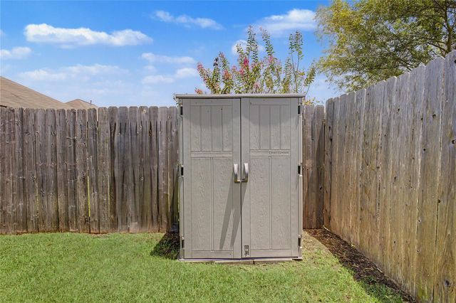 111 Enfield Court, Huntsville, TX 77320
