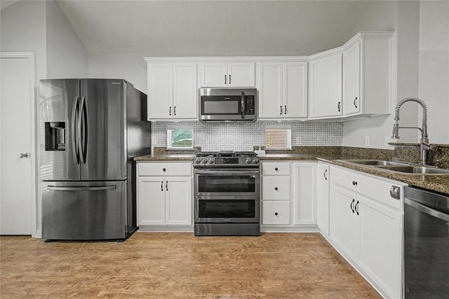 111 Enfield Court, Huntsville, TX 77320