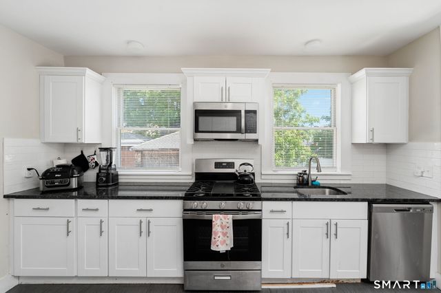 163 Willetts Avenue, New London, CT 06320