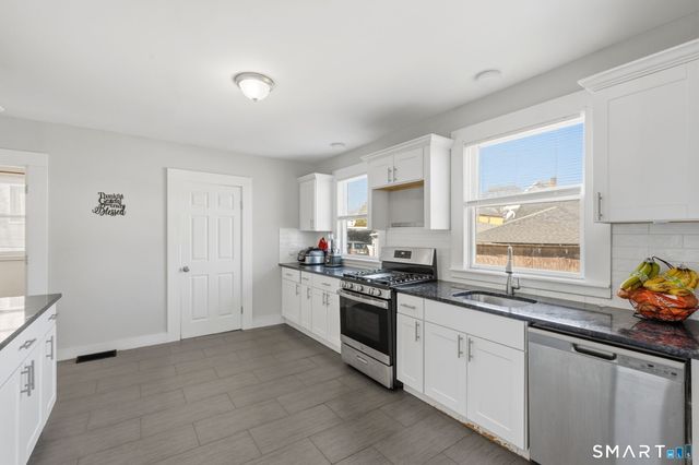 163 Willetts Avenue, New London, CT 06320