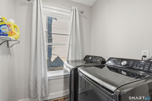 163 Willetts Avenue, New London, CT 06320