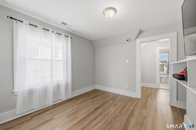 163 Willetts Avenue, New London, CT 06320