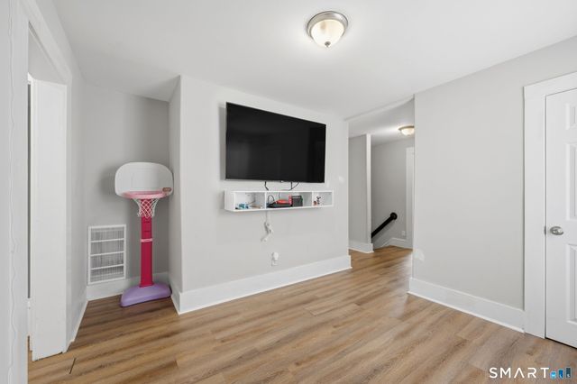 163 Willetts Avenue, New London, CT 06320