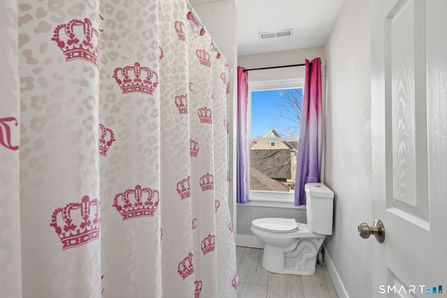 163 Willetts Avenue, New London, CT 06320