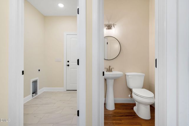9453 Nc 42, Holly Springs, NC 27540