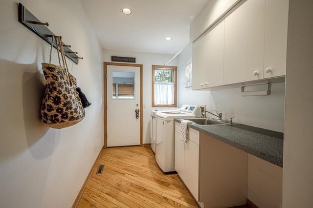 321 Sauk Creek Drive, Madison, WI 53717