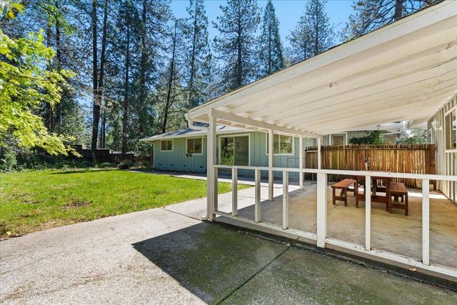 12586 Gayle Ln, Nevada City, CA 95959