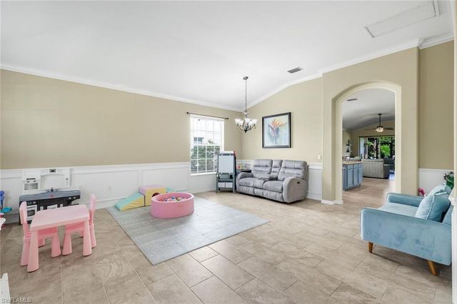 2095 Sagebrush CIR, Naples, FL 34120