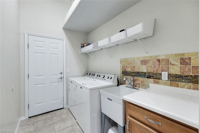 2095 Sagebrush CIR, Naples, FL 34120