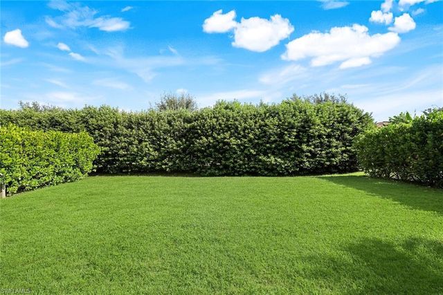 2095 Sagebrush CIR, Naples, FL 34120