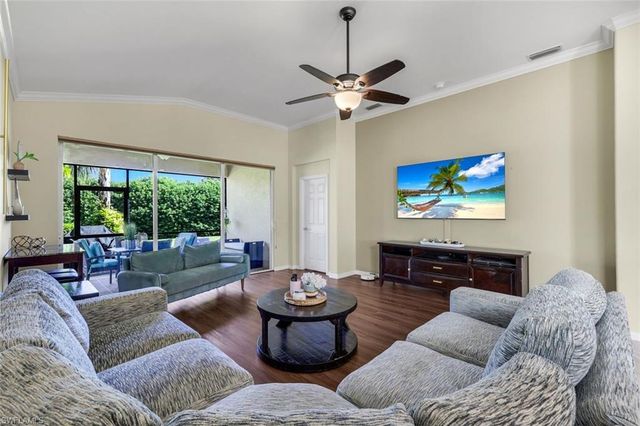 2095 Sagebrush CIR, Naples, FL 34120
