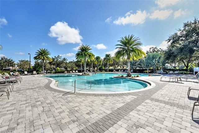 2095 Sagebrush CIR, Naples, FL 34120