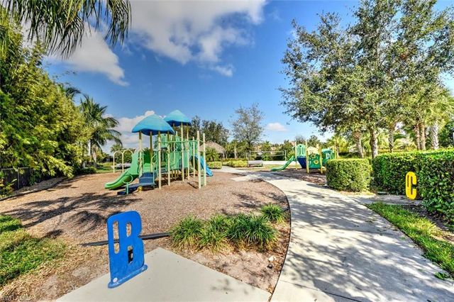 2095 Sagebrush CIR, Naples, FL 34120