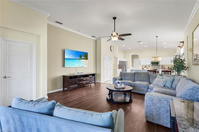 2095 Sagebrush CIR, Naples, FL 34120