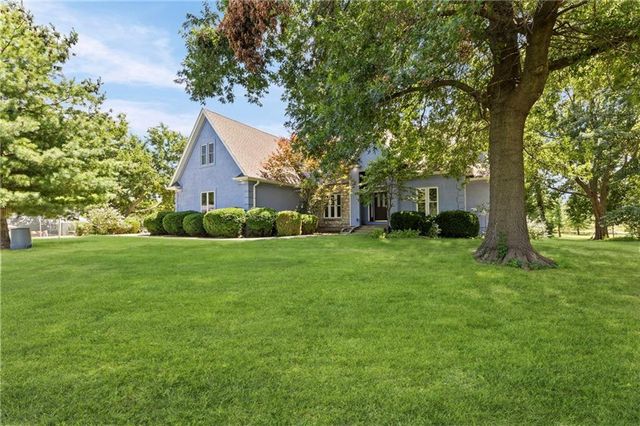 5253 W 215th Street, Bucyrus, KS 66013