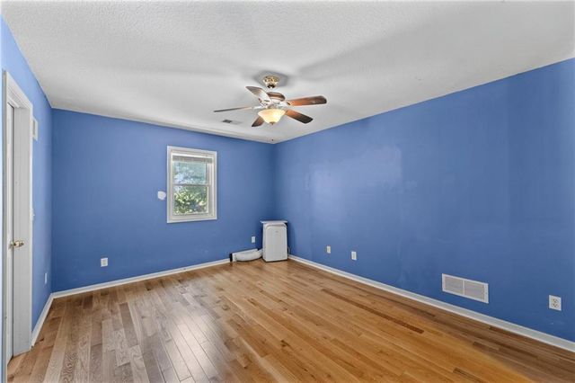 5253 W 215th Street, Bucyrus, KS 66013