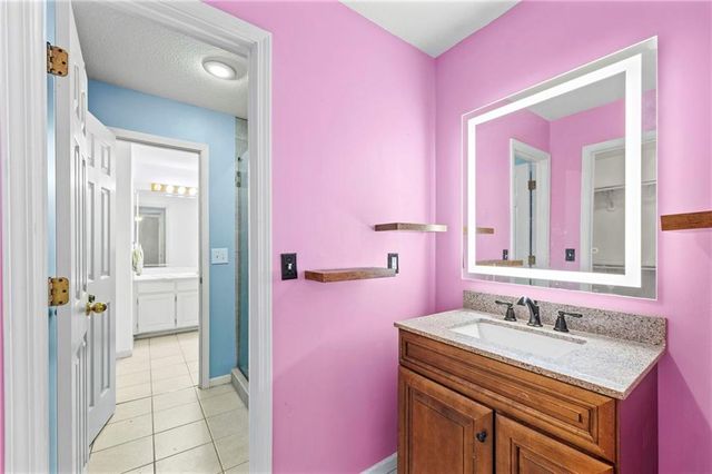 5253 W 215th Street, Bucyrus, KS 66013