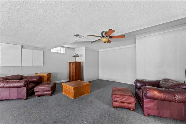 5253 W 215th Street, Bucyrus, KS 66013