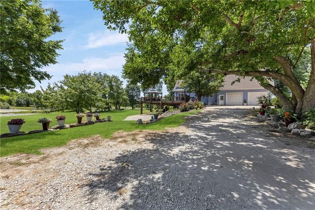 5253 W 215th Street, Bucyrus, KS 66013