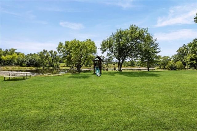 5253 W 215th Street, Bucyrus, KS 66013
