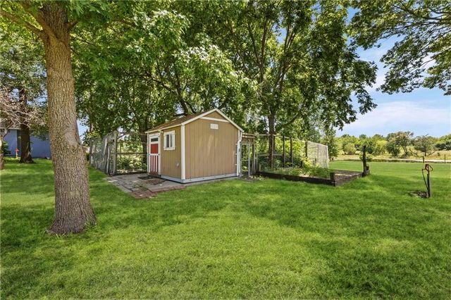 5253 W 215th Street, Bucyrus, KS 66013