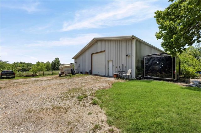 5253 W 215th Street, Bucyrus, KS 66013