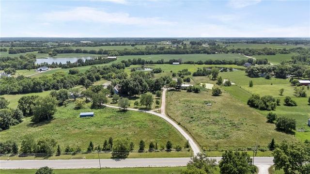 5253 W 215th Street, Bucyrus, KS 66013