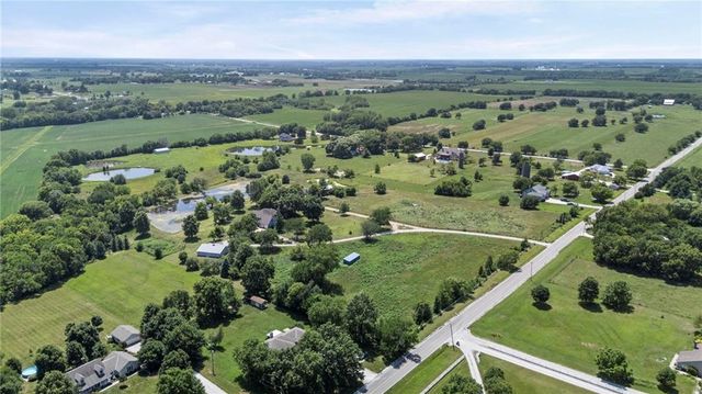 5253 W 215th Street, Bucyrus, KS 66013