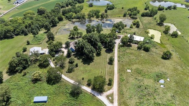 5253 W 215th Street, Bucyrus, KS 66013