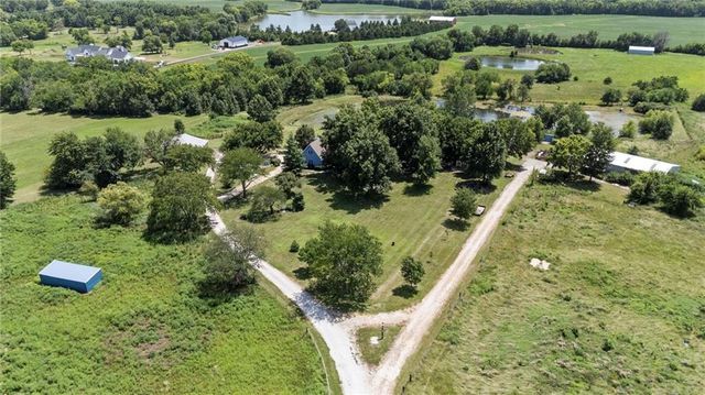 5253 W 215th Street, Bucyrus, KS 66013