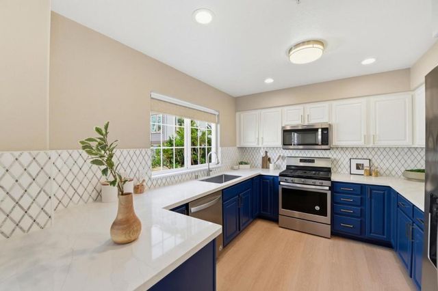 1043 Helen, Santa Clara, CA 95051