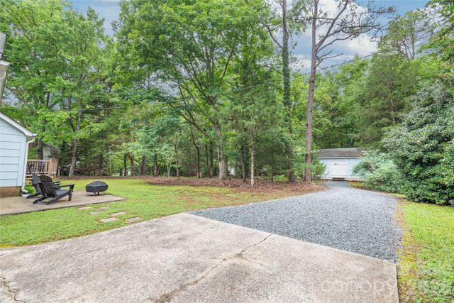 7012 Knotty Pine Road, Waxhaw, NC 28173